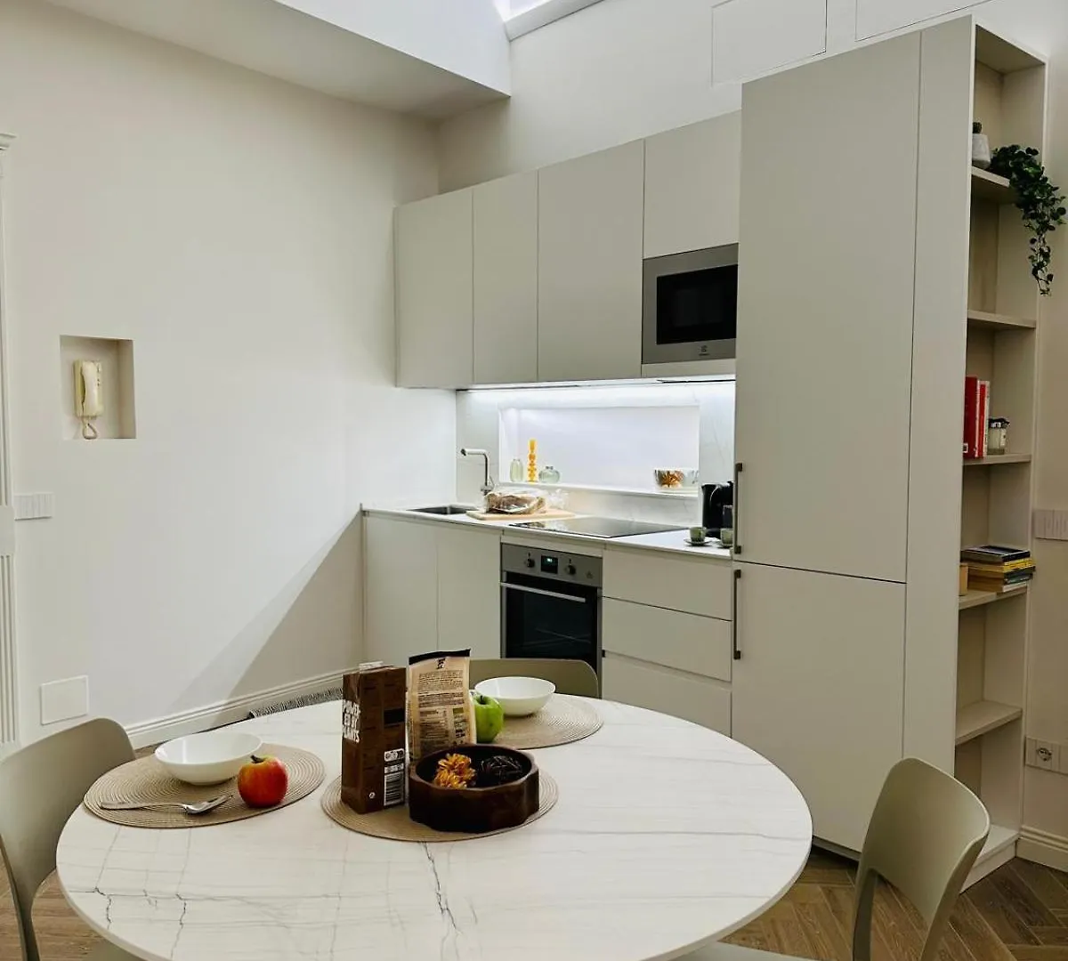 Cuore Di Brera, Unique Location, Great Charm Milan Apartment